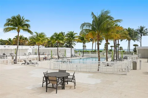 $1,095,000 | 4925 Collins Avenue, Unit 1A, Miami Beach, FL 33140