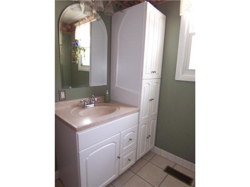 172 Mechanic Falls Road Poland, ME 04274 - Photo 26 of 33 Bathroom.