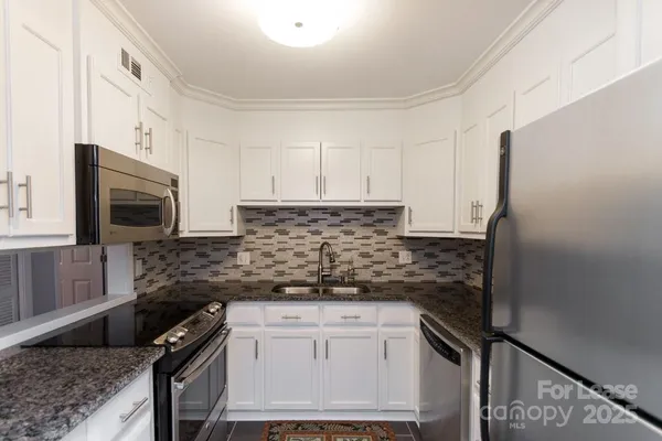 $1,450 | 140 Lake Concord Road Northeast, Unit B4, Concord, NC 28025