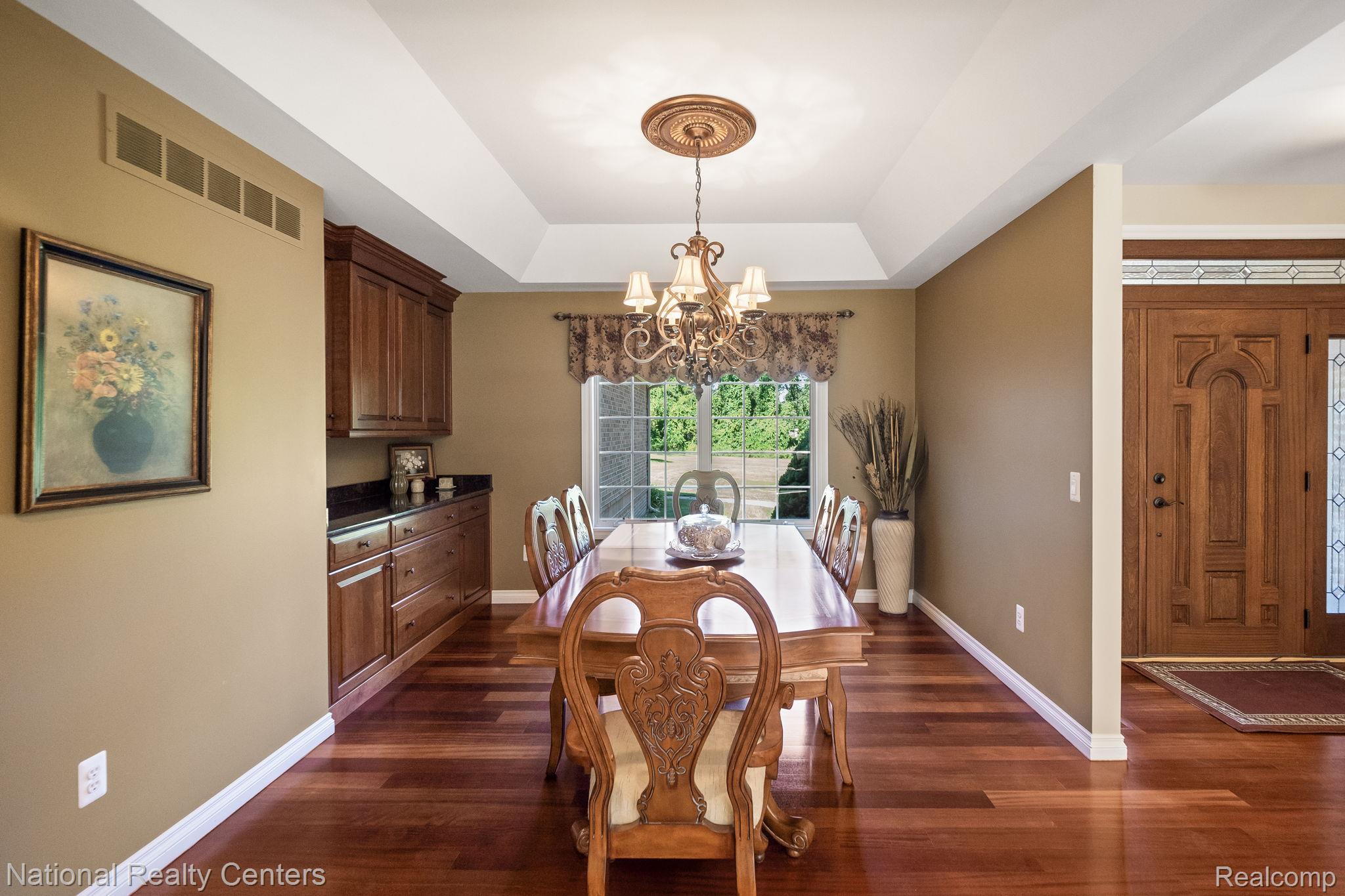 10180 Hadley Road Clarkston, MI 48348 - Photo 7 of 54 5-web-or-mls-P2577378.jpg