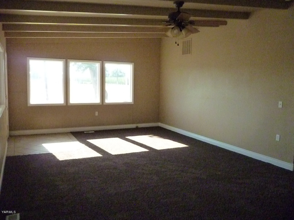 3020 Fort Road Toppenish, WA 98948 - Photo 27 of 37 a view of an empty room and window