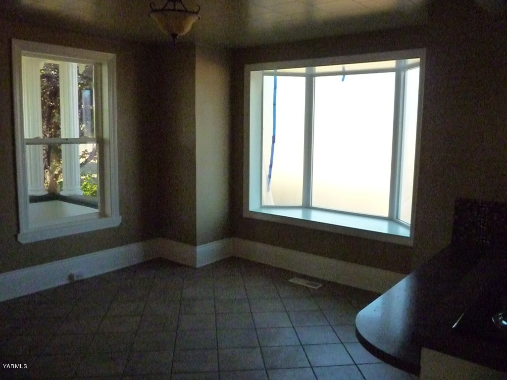 3020 Fort Road Toppenish, WA 98948 - Photo 10 of 37 a view of an empty room with a window