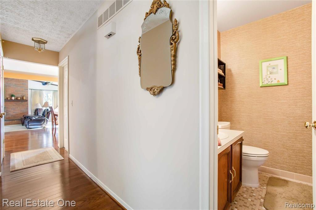 862 Dunedin Drive Rochester Hills, MI 48309 - Photo 14 of 26