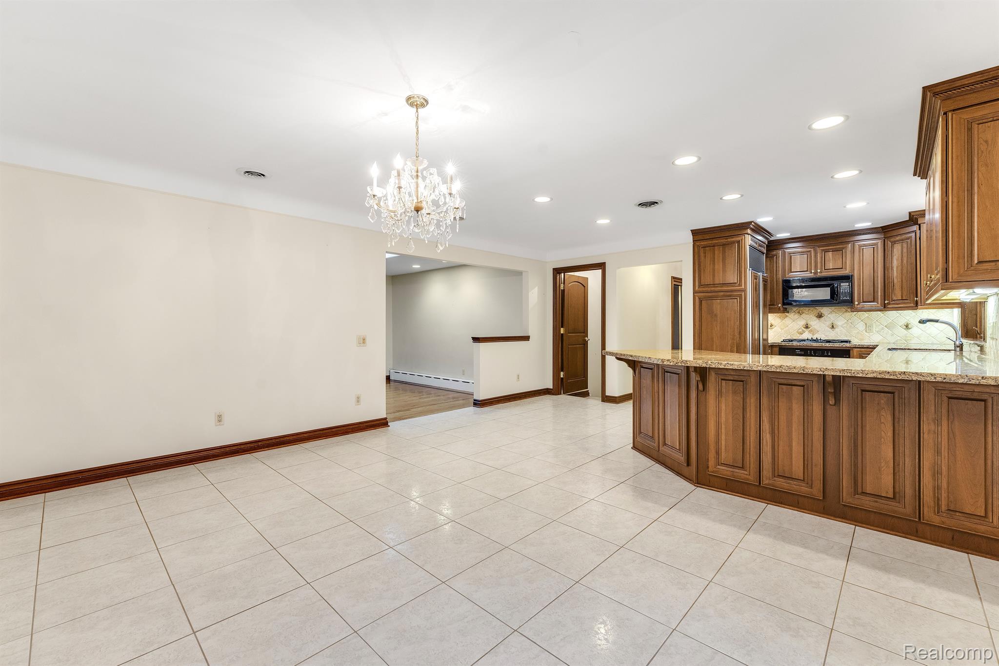 10840 Reeck Road Allen Park, MI 48101 - Photo 9 of 54 Gallery Image 9