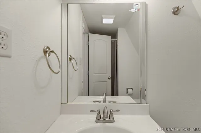 $230,000 | 23 Brookshire Lane, Camdenton, MO 65020