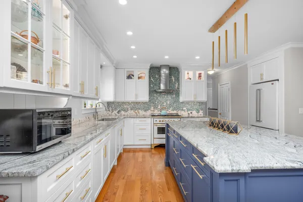 $1,395,500 | 35 Bayshore Drive, Mashpee, MA 02649