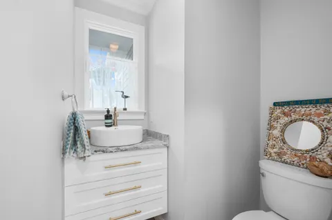 $1,395,500 | 35 Bayshore Drive, Mashpee, MA 02649