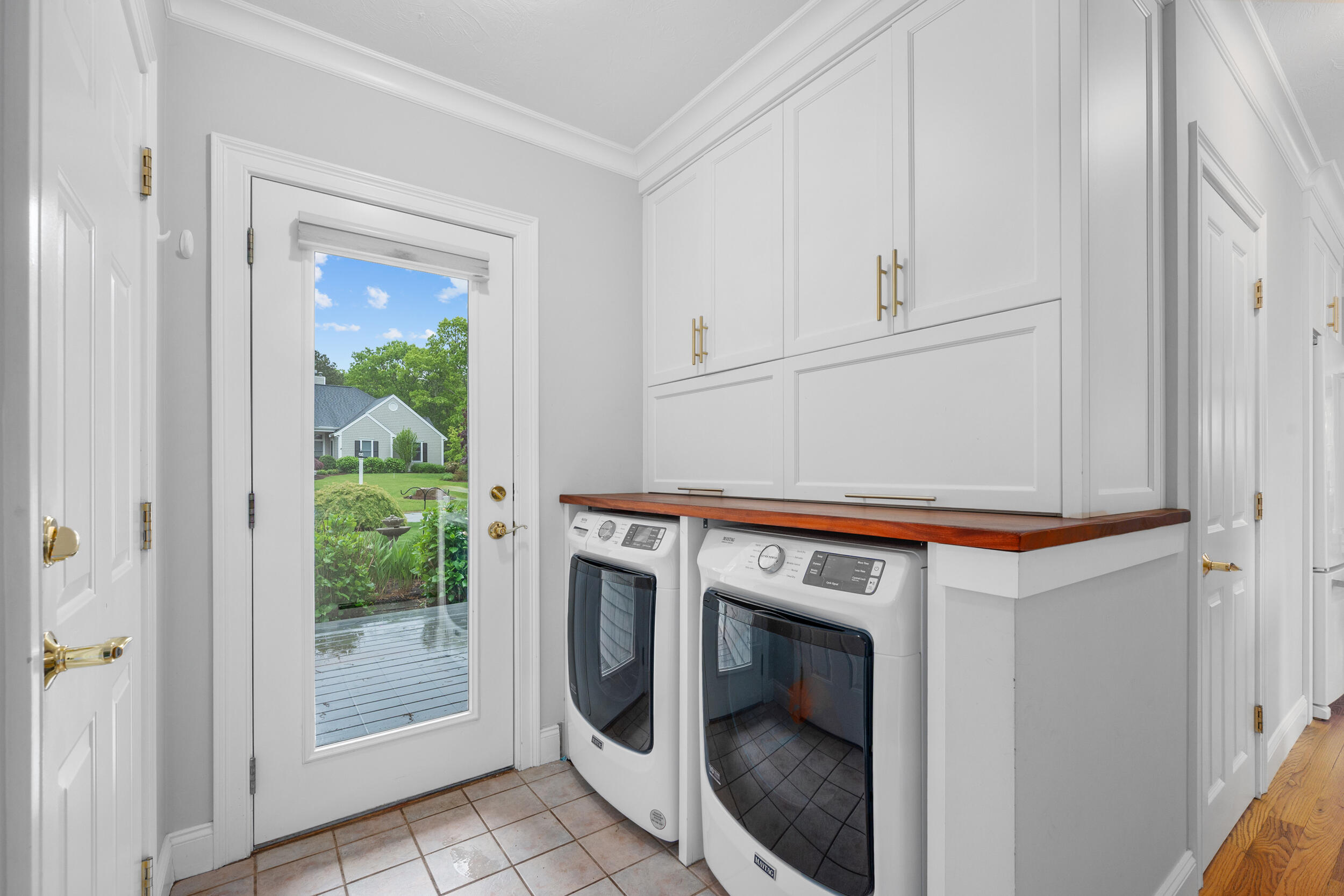 35 Bayshore Drive Mashpee, MA 02649 - Photo 21 of 55 a utility room with washer and dryer