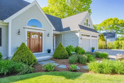 $1,395,500 | 35 Bayshore Drive, Mashpee, MA 02649