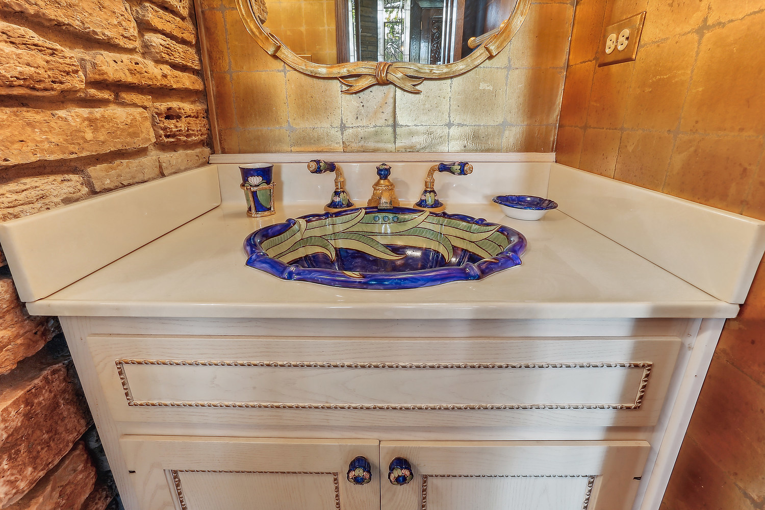 60 Baybrook Lane Oak Brook, IL 60523 - Photo 15 of 50 a bathroom with a bathtub and shower