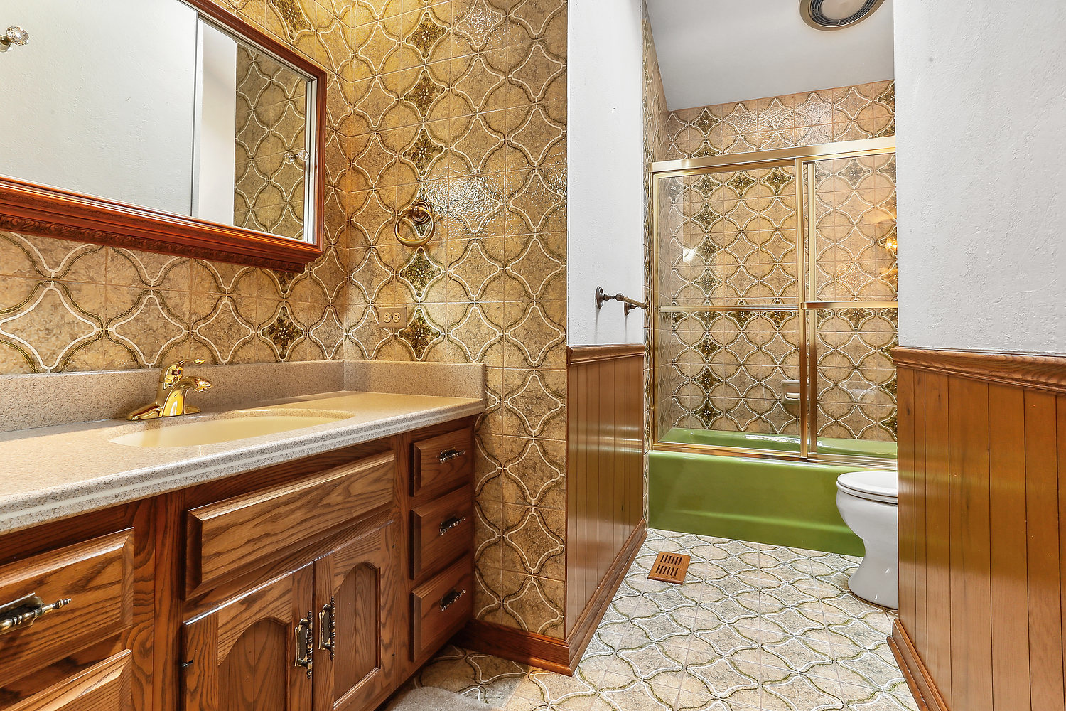 60 Baybrook Lane Oak Brook, IL 60523 - Photo 34 of 50 a bathroom with a sink and a bathtub