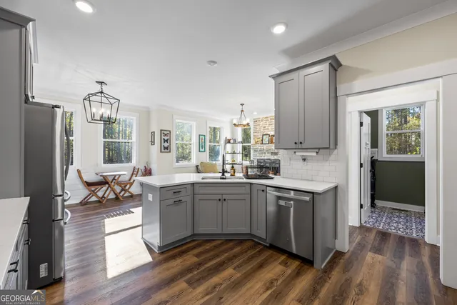 $715,000 | 11 Bradley Road, Talking Rock, GA 30175