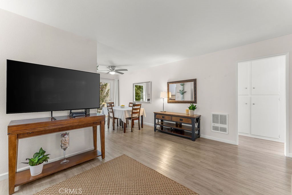 334 Gladys Avenue, Unit 103 Long Beach, CA 90814 - Photo 4 of 28