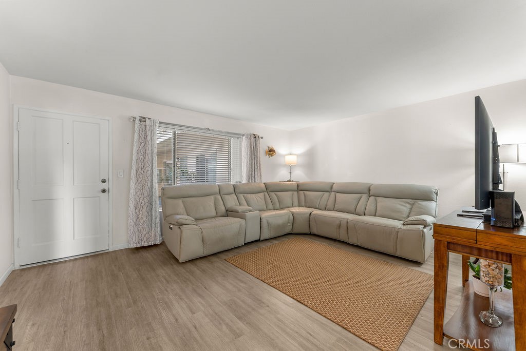 334 Gladys Avenue, Unit 103 Long Beach, CA 90814 - Photo 8 of 28