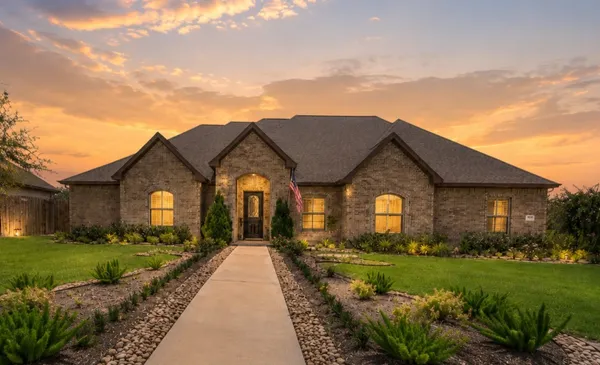 $515,000 | 720 Rustic Oaks Drive, Angleton, TX 77515