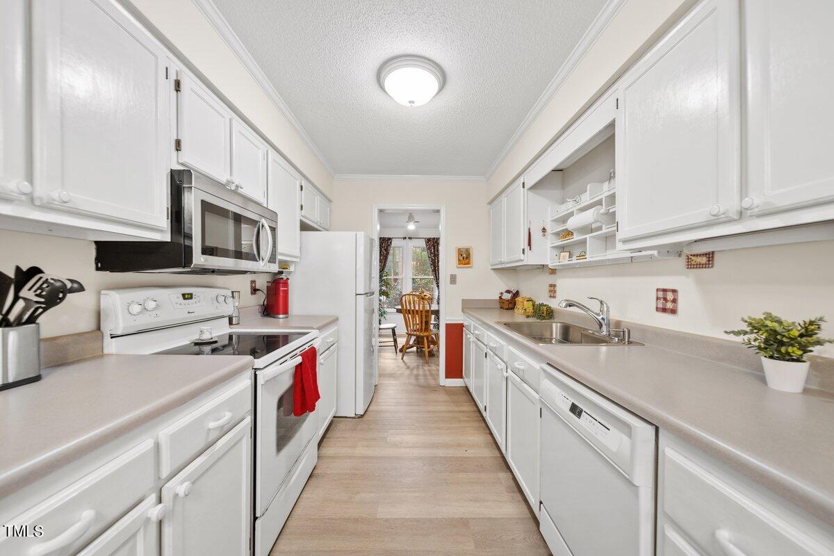 209 Wetherburn kitchen 3rd rev