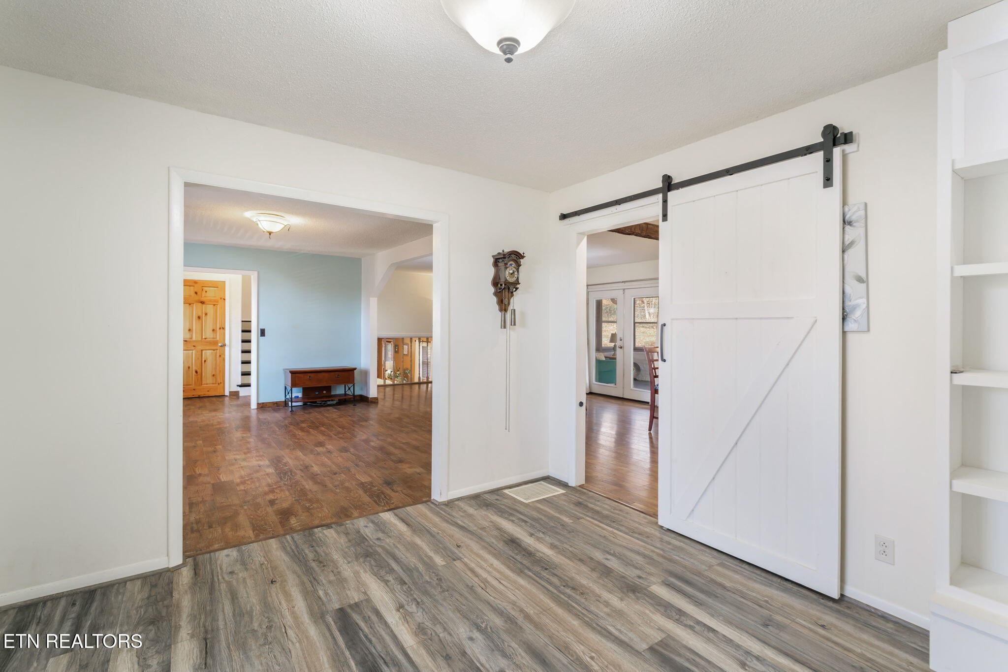 744 Butler Drive Loudon, TN 37774 - Photo 25 of 59 a view of a livingroom with wooden floor
