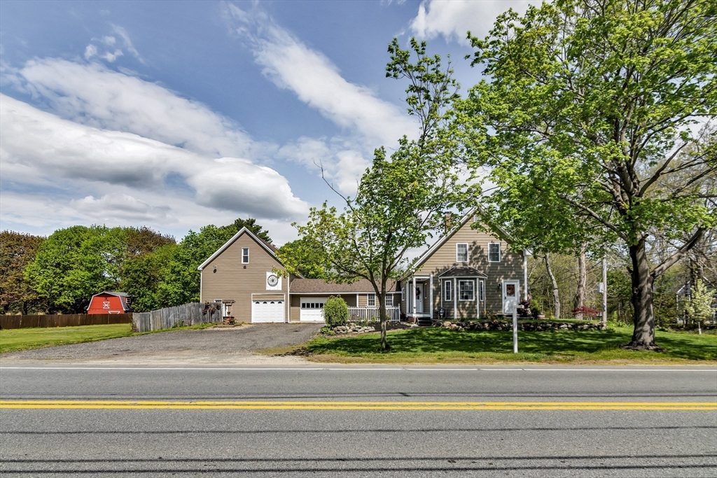 287 Andover Street Georgetown, MA 01833 - Photo 4 of 42 Gallery Image 4