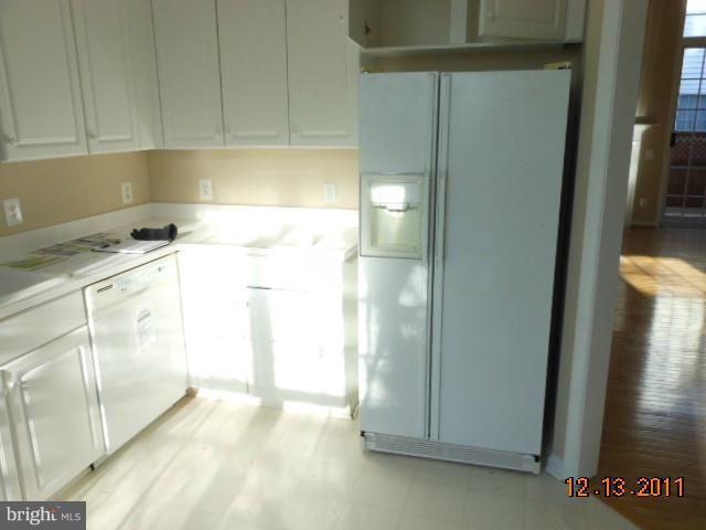 6025 Riddle Walk Alexandria, VA 22312 - Photo 11 of 13 Kitchen