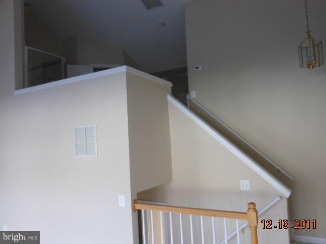 6025 Riddle Walk Alexandria, VA 22312 - Photo 9 of 13 Bedroom (Master)