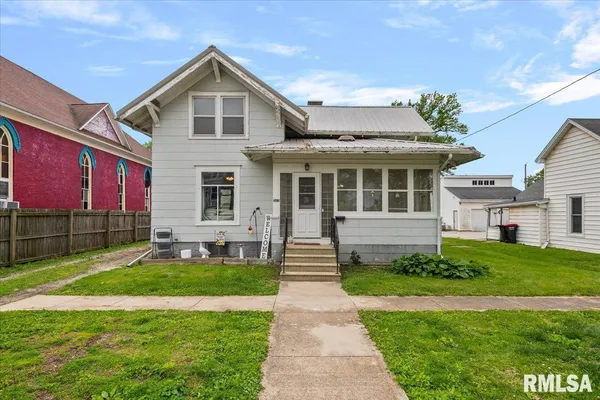 $74,900 | 303 West 2nd Street, Assumption, IL 62510