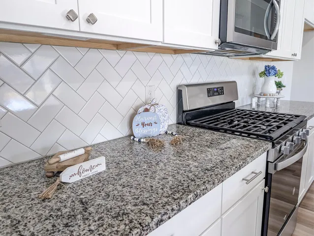 $450,000 | 433 Carrara Drive, Summerville, SC 29486