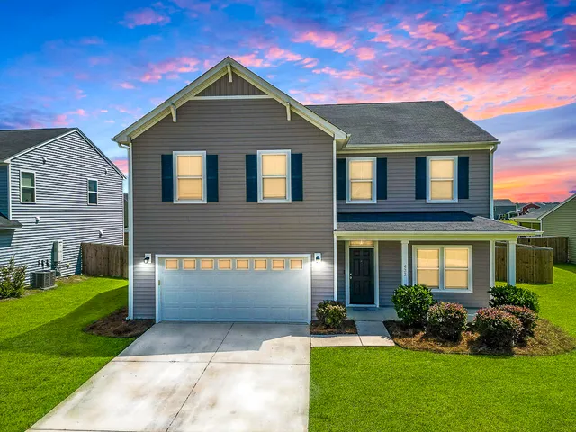 $450,000 | 433 Carrara Drive, Summerville, SC 29486
