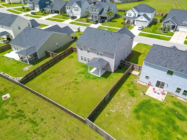 $450,000 | 433 Carrara Drive, Summerville, SC 29486