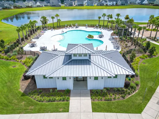 $450,000 | 433 Carrara Drive, Summerville, SC 29486