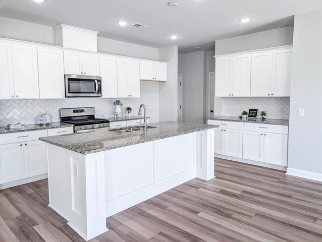 $450,000 | 433 Carrara Drive, Summerville, SC 29486