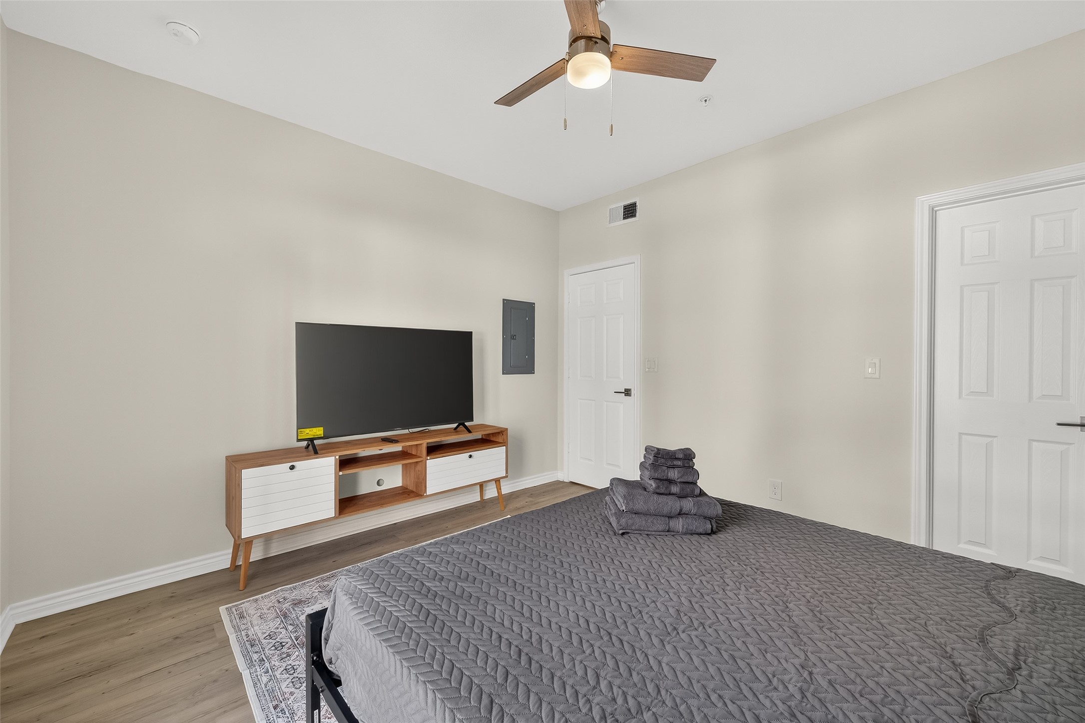 2445 Shadow View Lane, Unit 126 Houston, TX 77077 - Photo 6 of 15 Gallery Image 6