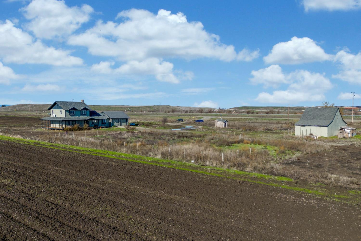 44643 County Road 29 Davis, CA 95618 - Photo 38 of 41 a view of a lake with a big yard