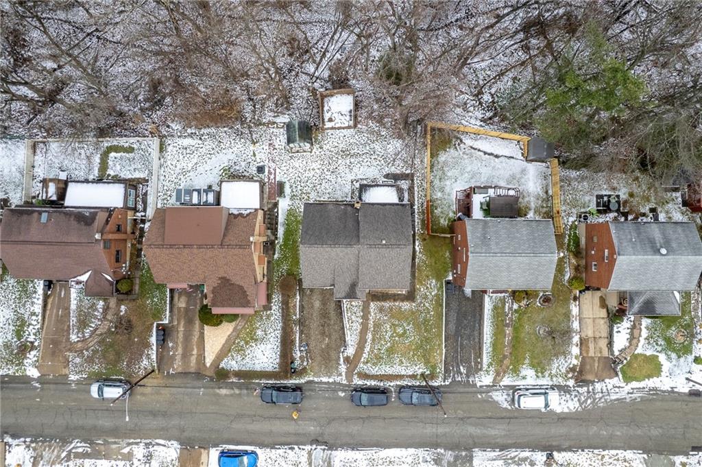1041 Ardmore Manor Drive Pittsburgh, PA 15221 - Photo 35 of 38 an aerial view of residential houses