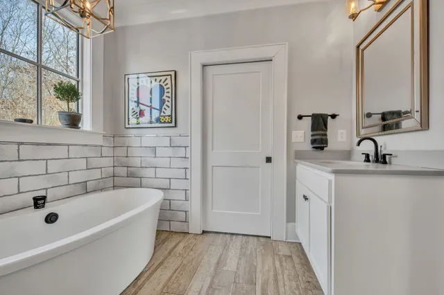 $1,100,000 | 712 State Highway 48, Dickson, TN 37055