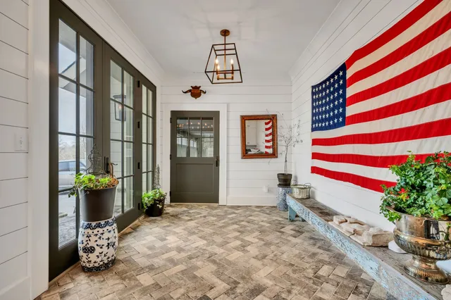 $1,100,000 | 712 State Highway 48, Dickson, TN 37055