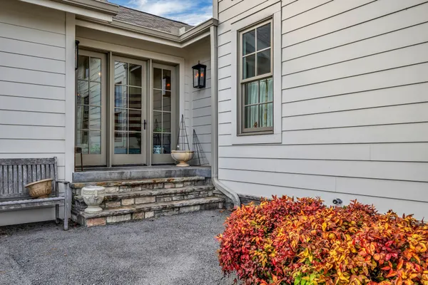 $1,100,000 | 712 State Highway 48, Dickson, TN 37055
