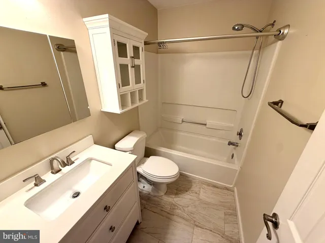 $599,999 | 10715 Hunters Chase Lane, Damascus, MD 20872