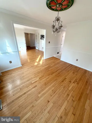 a view of a backyard of water fountain and fountain
