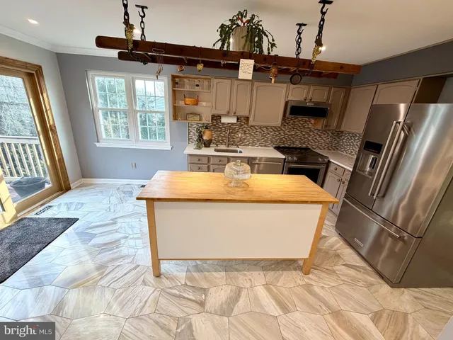 $599,999 | 10715 Hunters Chase Lane, Damascus, MD 20872