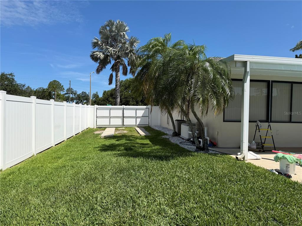 14560 Passage Way Seminole, FL 33776 - Photo 2 of 2