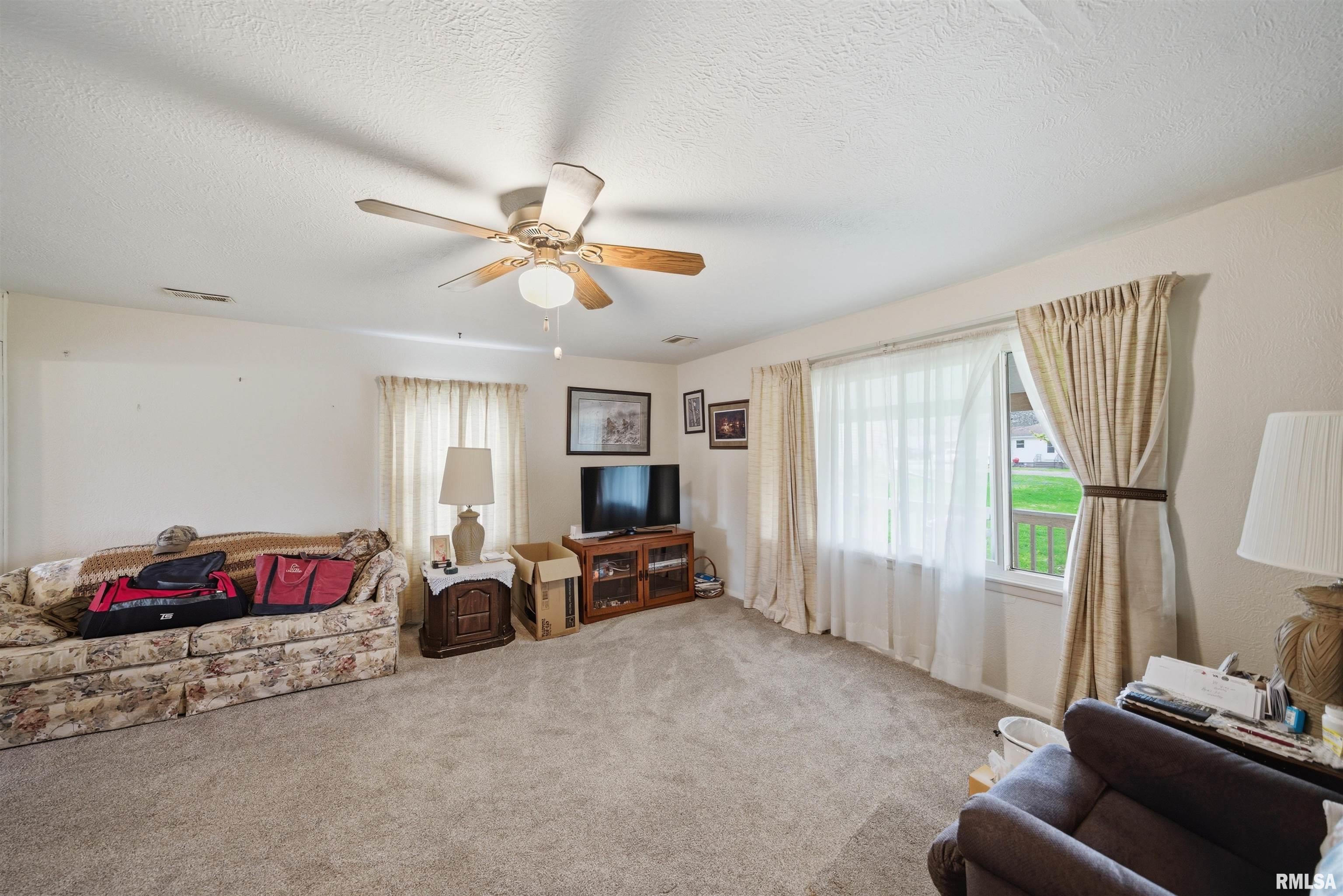 113 Grant Street Washington, IL 61571 - Photo 3 of 30