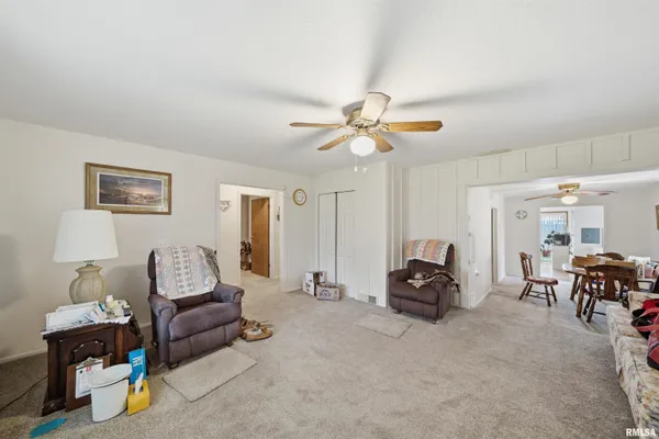 $159,900 | 113 Grant Street, Washington, IL 61571