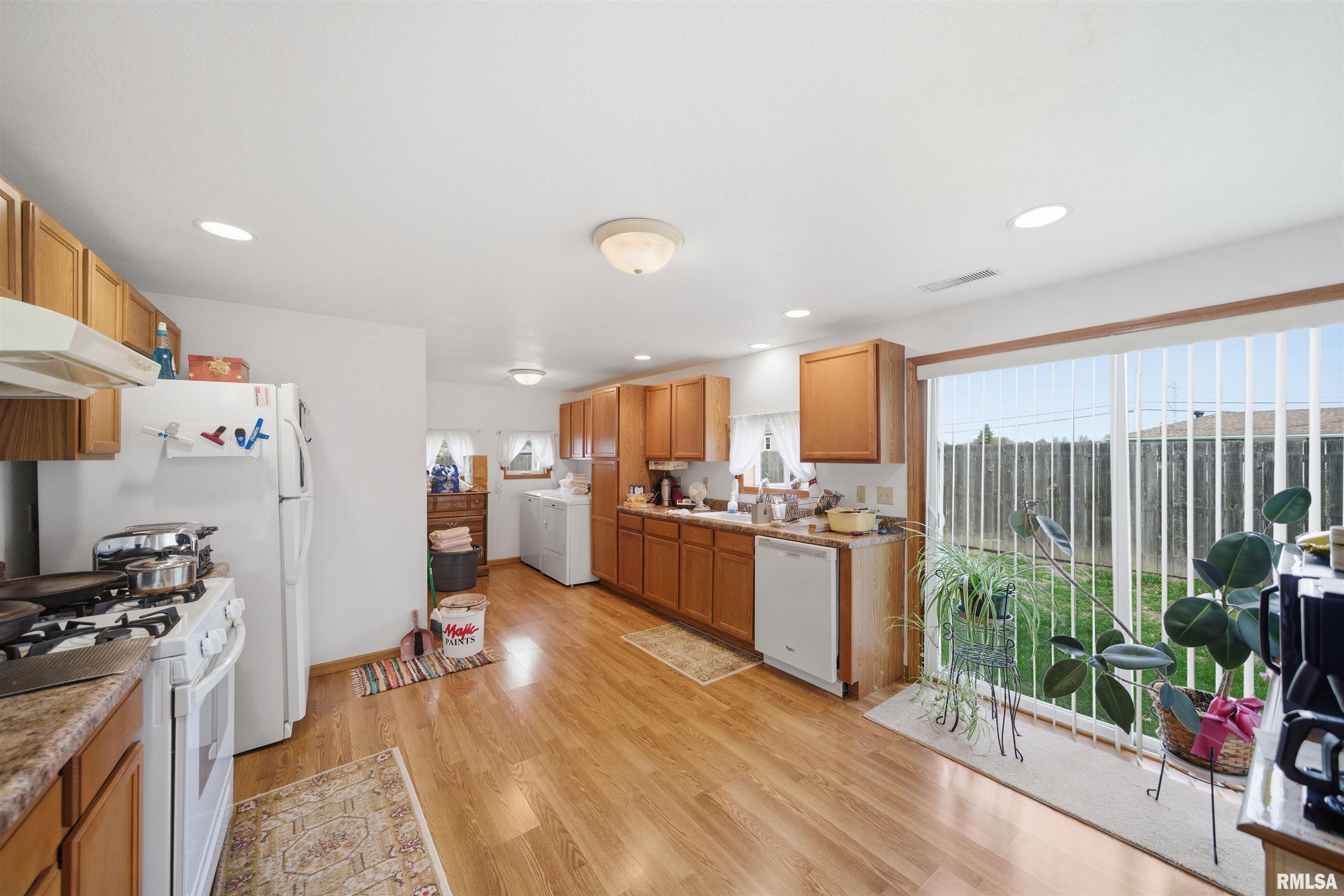 113 Grant Street Washington, IL 61571 - Photo 6 of 30