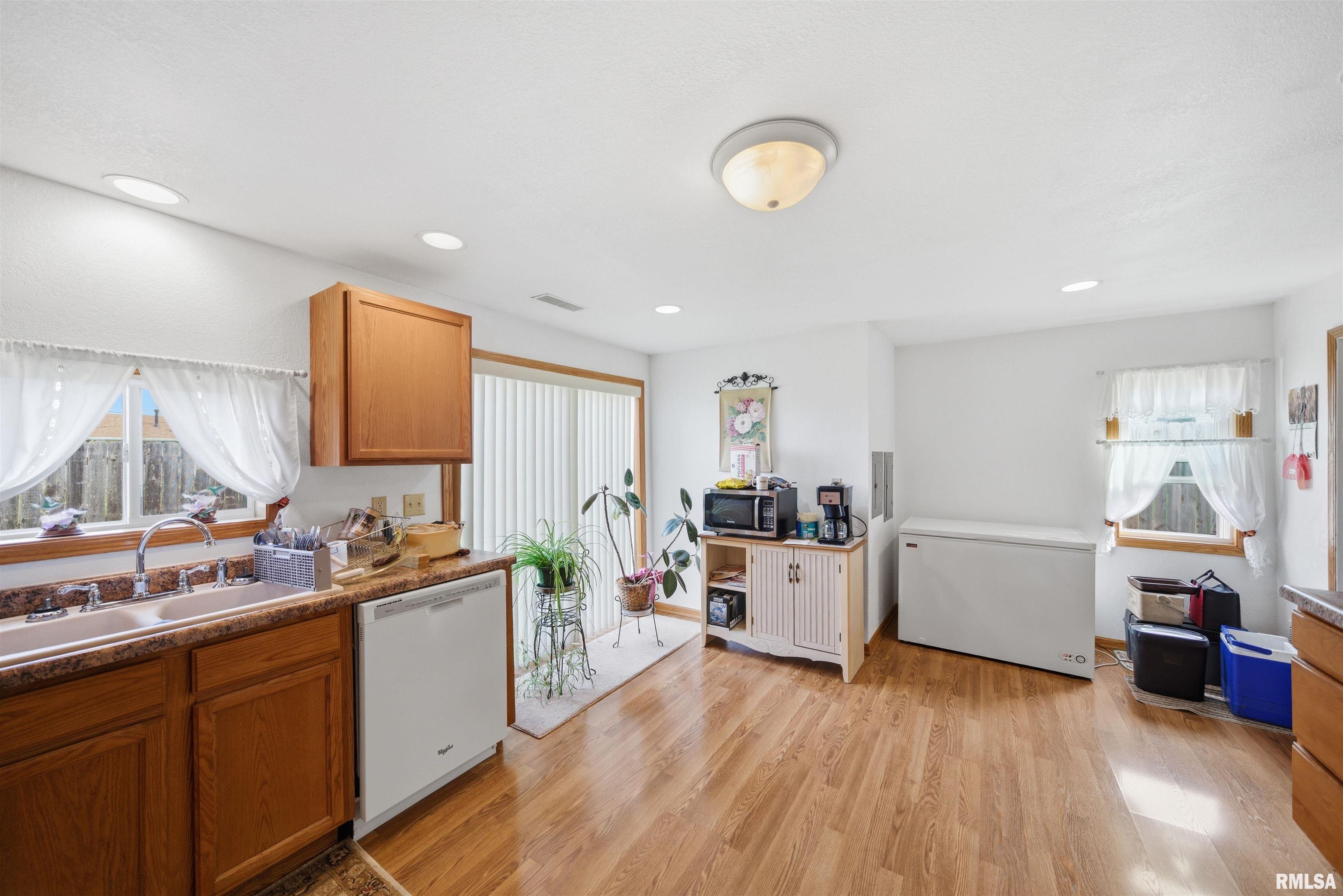 113 Grant Street Washington, IL 61571 - Photo 7 of 30