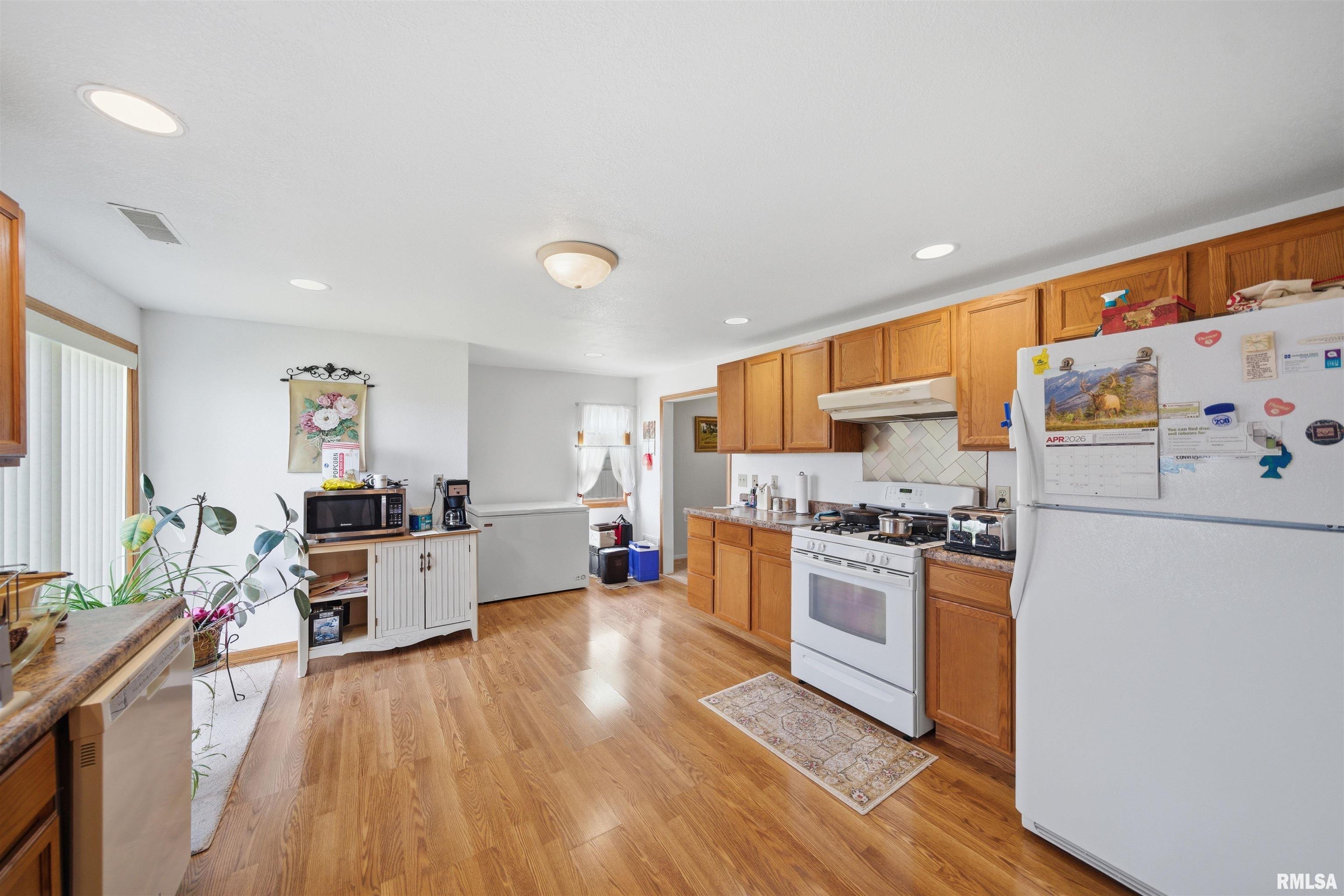 113 Grant Street Washington, IL 61571 - Photo 8 of 30