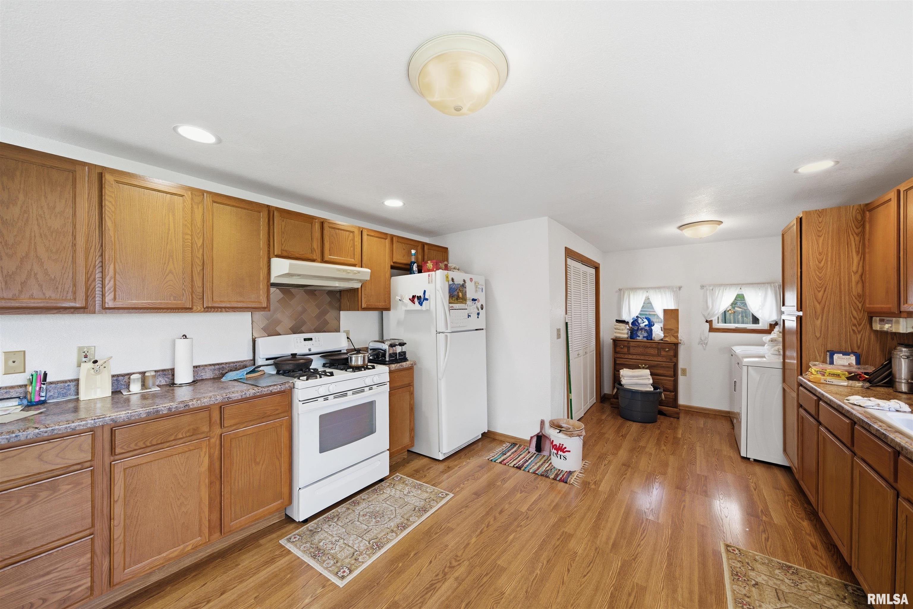 113 Grant Street Washington, IL 61571 - Photo 9 of 30