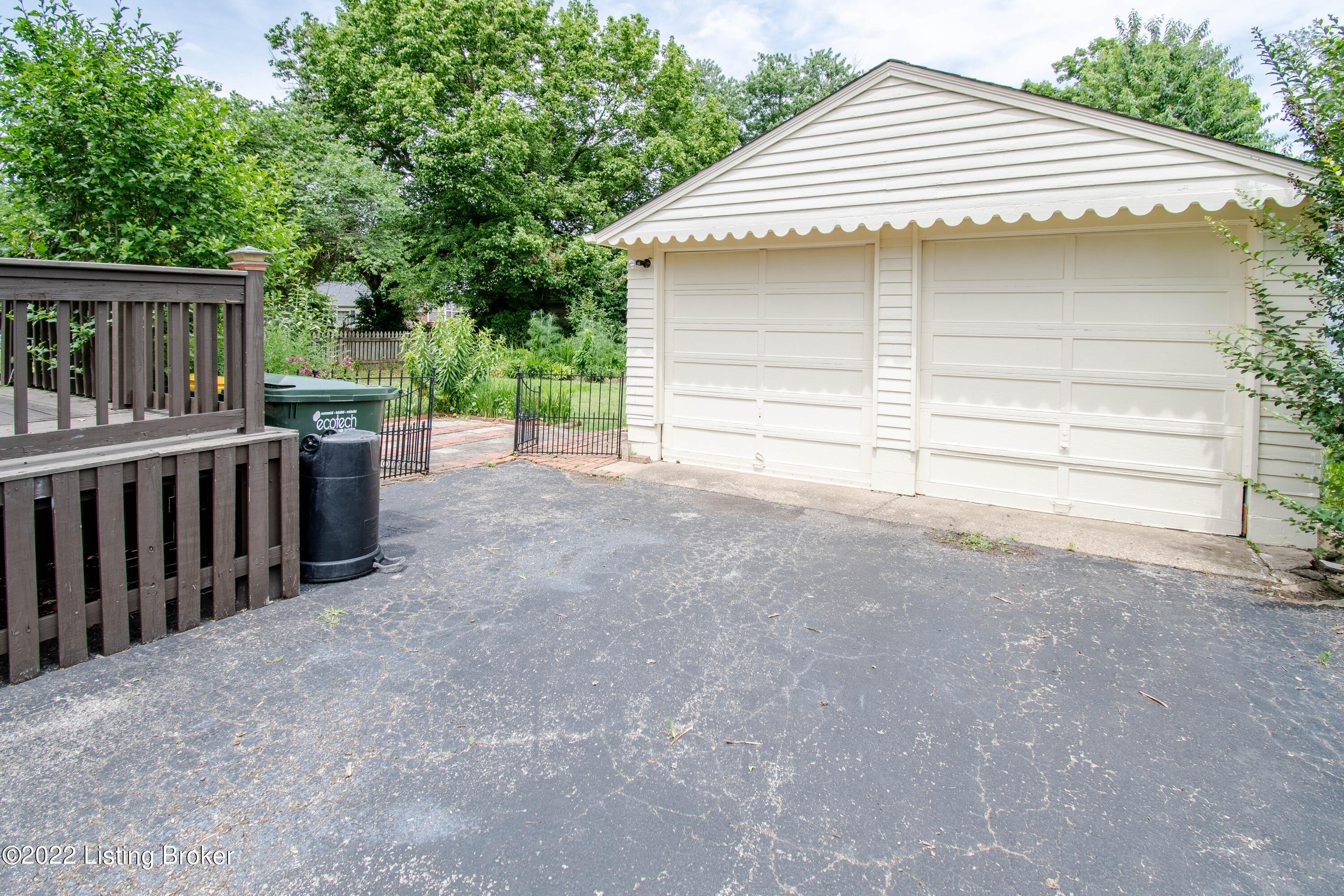 903 Perryman Road Louisville, KY 40207 - Photo 44 of 46 000_7140-HDR