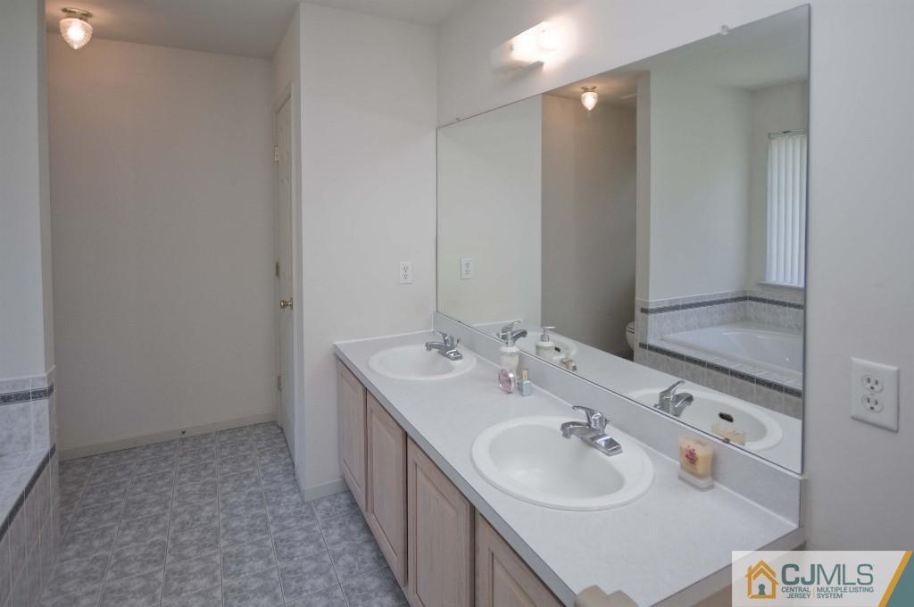 10 Champlain Road Monmouth Junction, NJ 08852 - Photo 18 of 25 Gallery Image 18