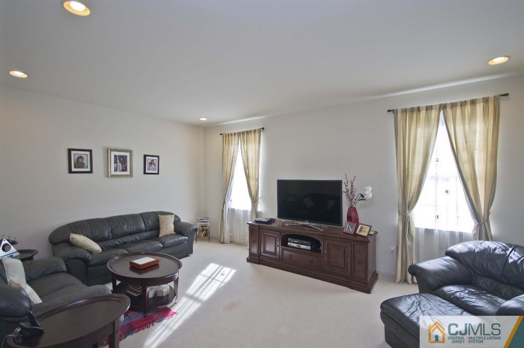 10 Champlain Road Monmouth Junction, NJ 08852 - Photo 8 of 25 Gallery Image 8