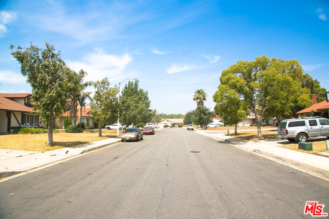 1206 West Craig Street Rialto, CA 92377 - Photo 4 of 40 Gallery Image 4